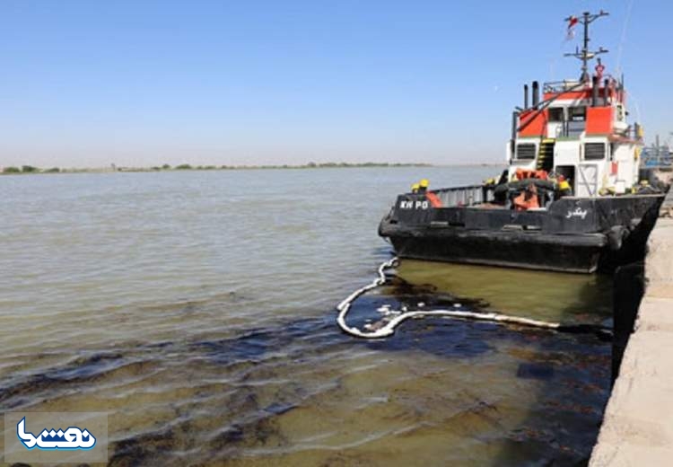 مهار آلودگی نفتی در بندر خرمشهر