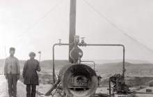 اولین دستگاه بهره برداری نفت