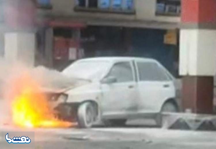 آتش‌سوزی یک پراید داخل پمپ بنزین در مشهد