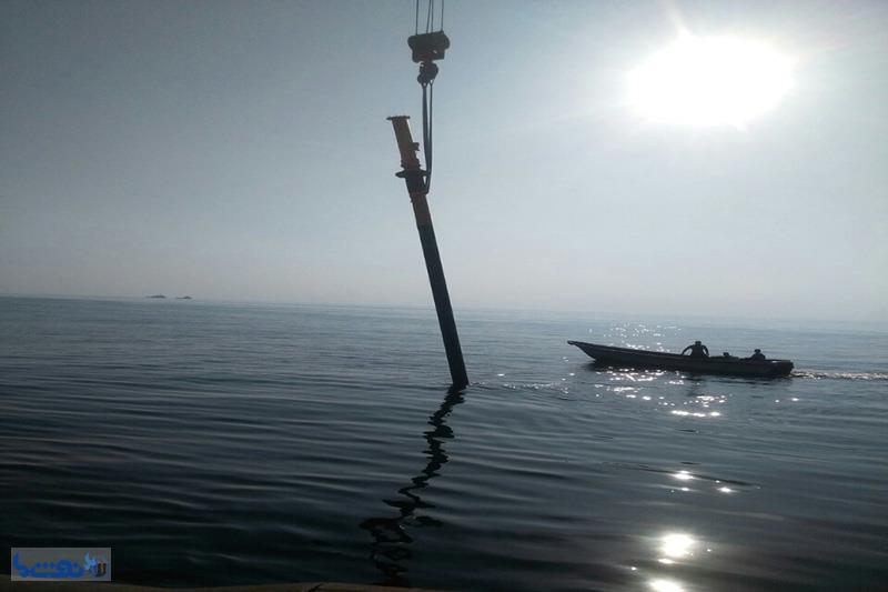 خطوط لوله زیر دریایی میدان نفتی هنگام نصب شد