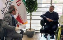 بازدید سرزده مدیر عامل بانک دی از یک شعبه