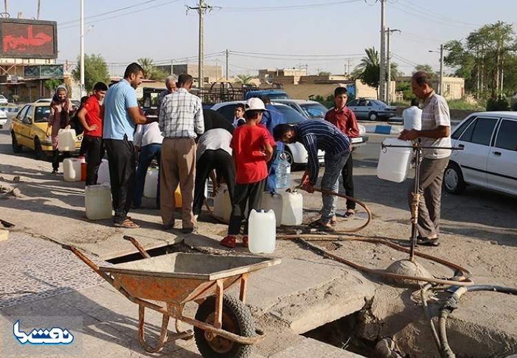صف مردم خوزستان برای خرید آب