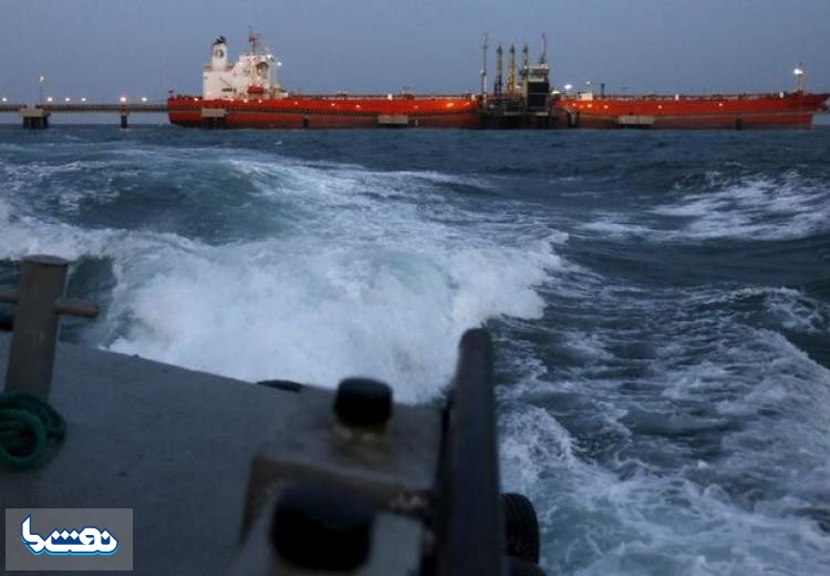 بارگیری ابر نفت‌کش ایرانی با نفت ونزئولا