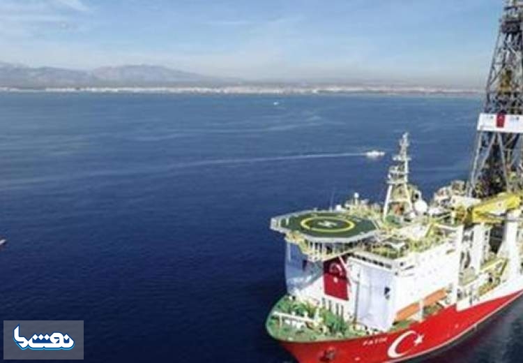 یونان نفت ترکیه را سرقت می‌کند