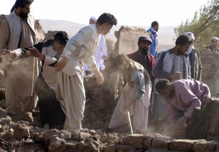 نزدیک به ۲۵۰۰ نفر در زلزله افغانستان جان باختند