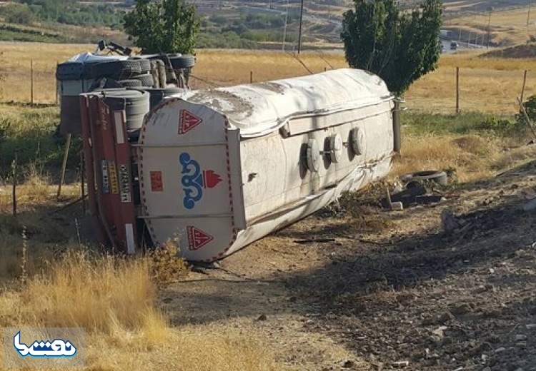 واژگونی تانکر حاوی مواد نفتی در کردستان