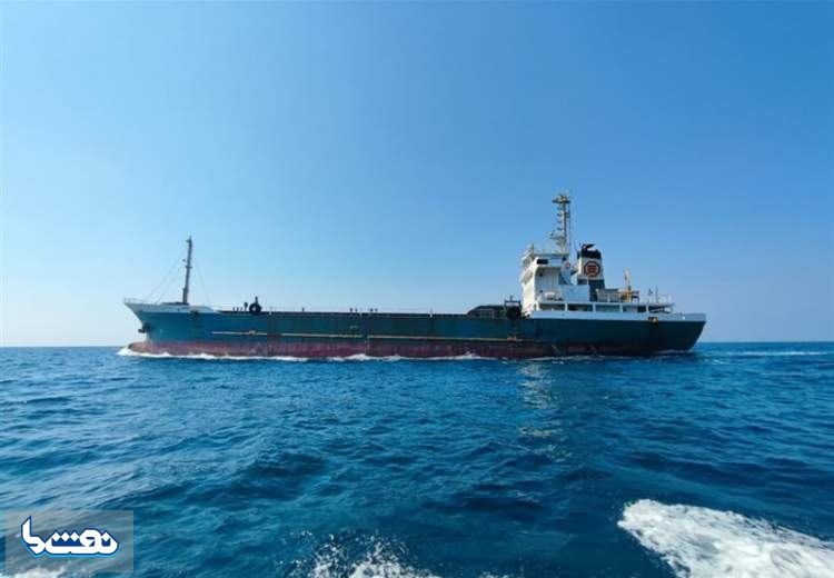 توقیف شناور حامل سوخت قاچاق ‌در خلیج‌ فارس‌