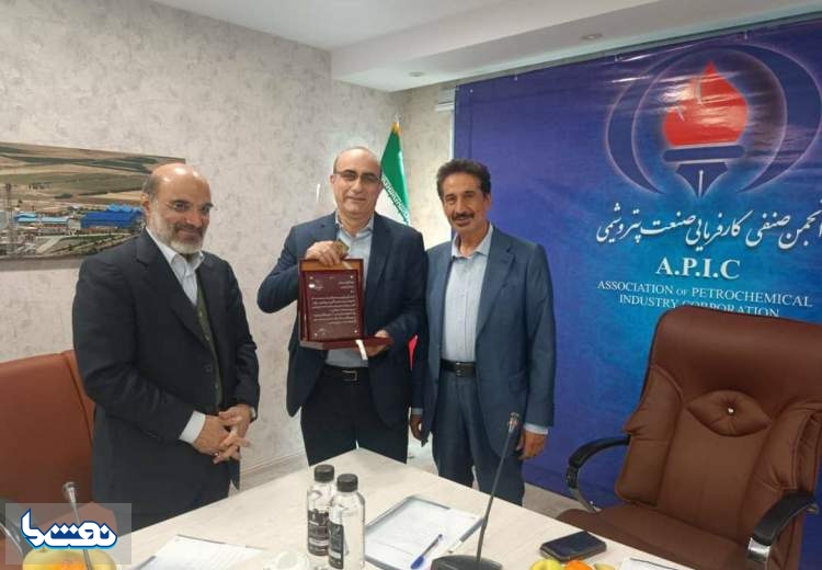 از مدیرعامل بزرگ‌ترین آروماتیک ایران تجلیل شد