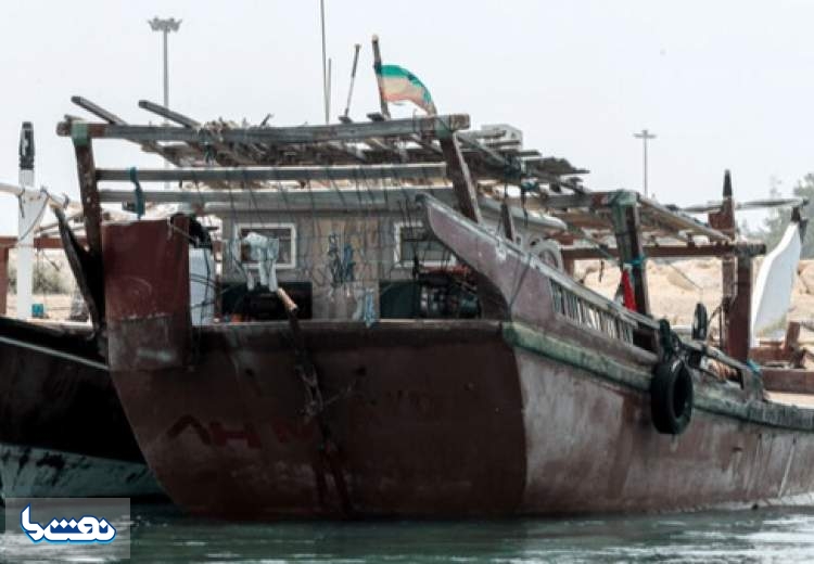 توقیف ۲ شناور حامل سوخت قاچاق در خلیج فارس